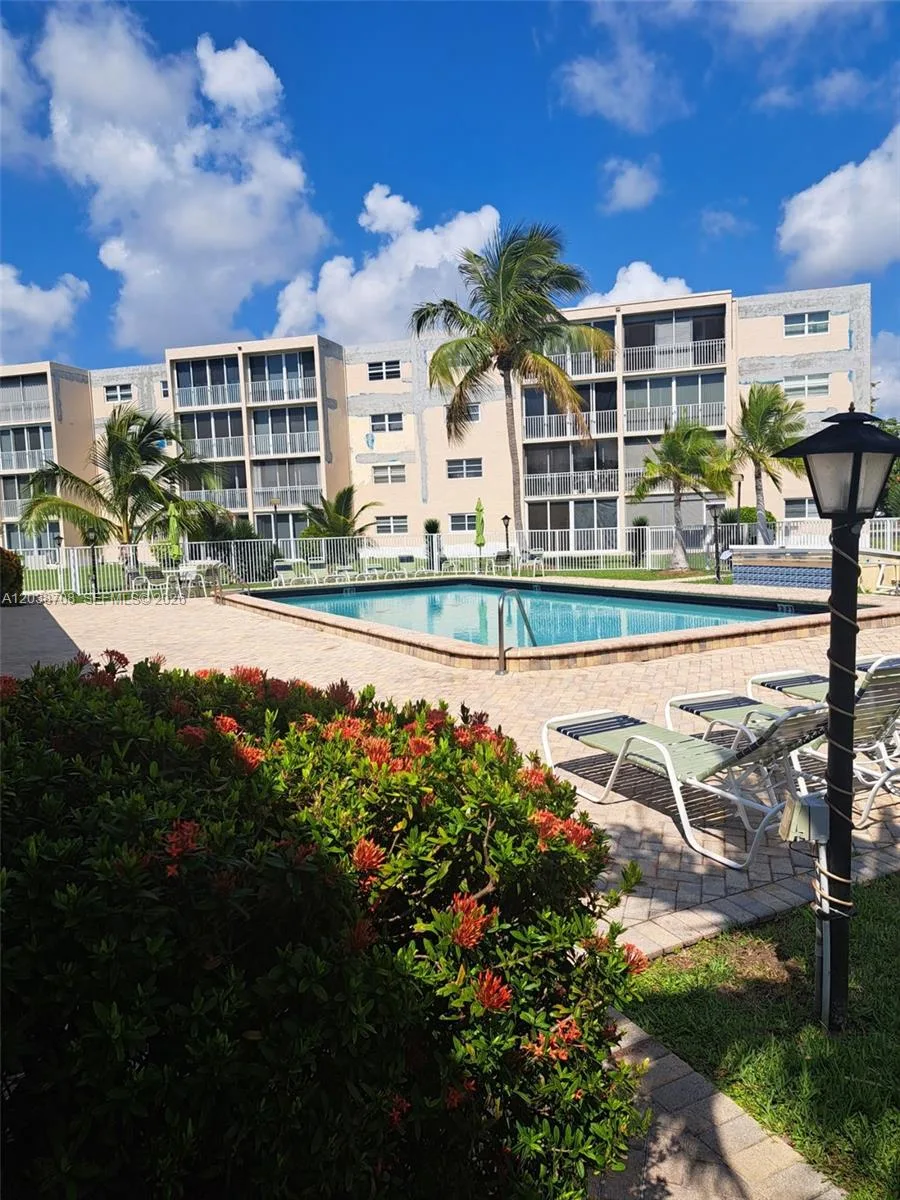1024 SE 3rd Ave # 304, Dania Beach, FL 33004