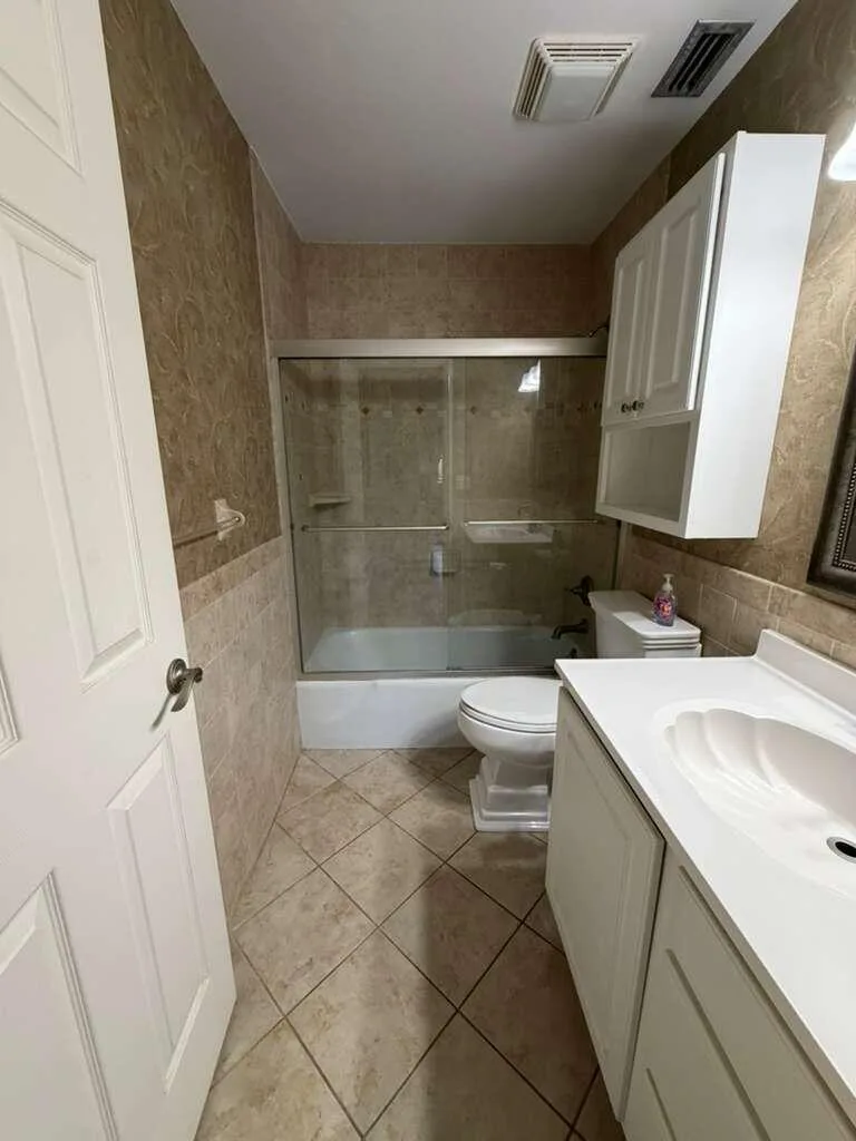 2050 Oleander Boulevard # 2-202, Fort Pierce, FL 34950