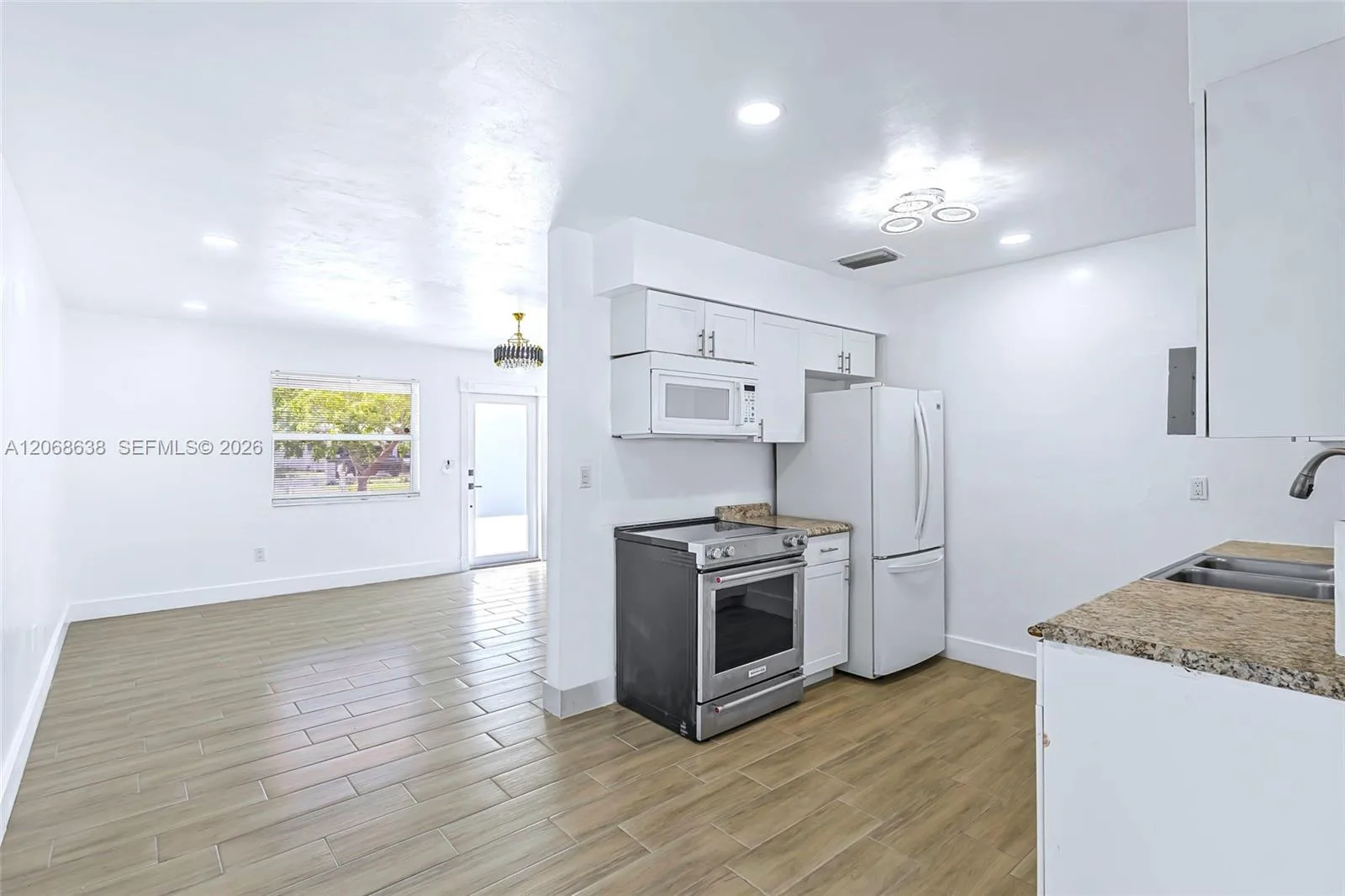1854 Lauderdale Manor Dr, Fort Lauderdale, FL 33311 photo 13