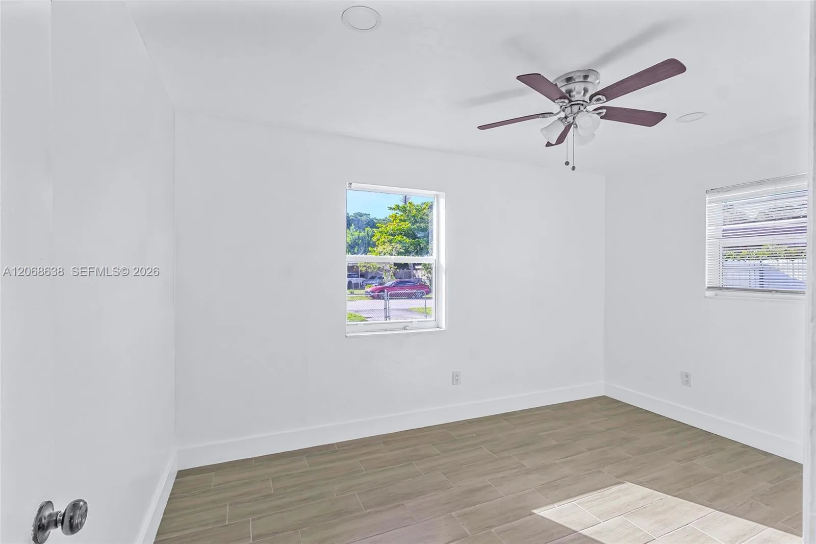 1854 Lauderdale Manor Dr, Fort Lauderdale, FL 33311 photo 7