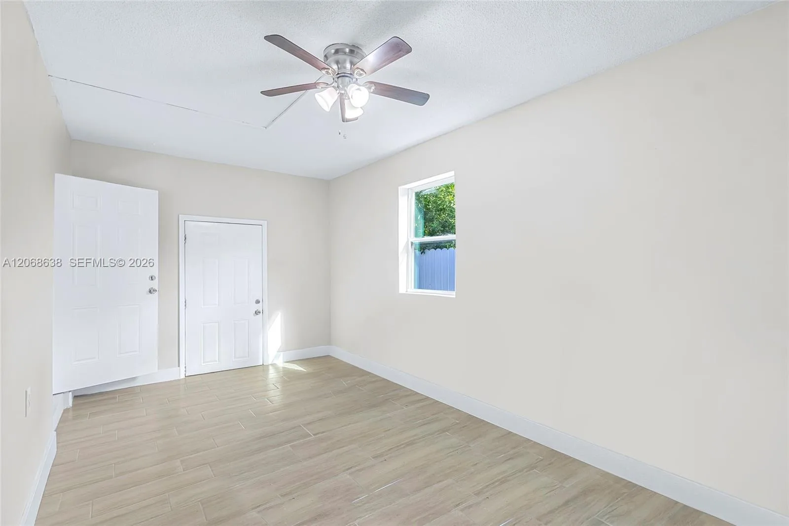 1854 Lauderdale Manor Dr, Fort Lauderdale, FL 33311 photo 9