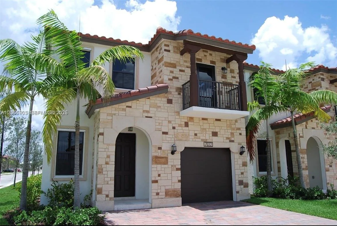 7022 NW 102nd Pl, Doral, FL 33178 photo 2
