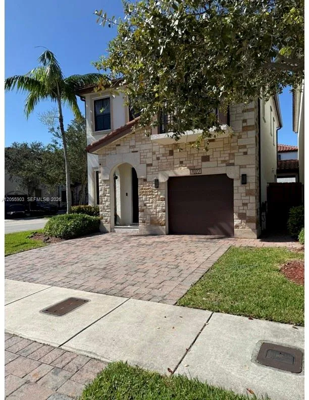 7022 NW 102nd Pl, Doral, FL 33178 photo 4
