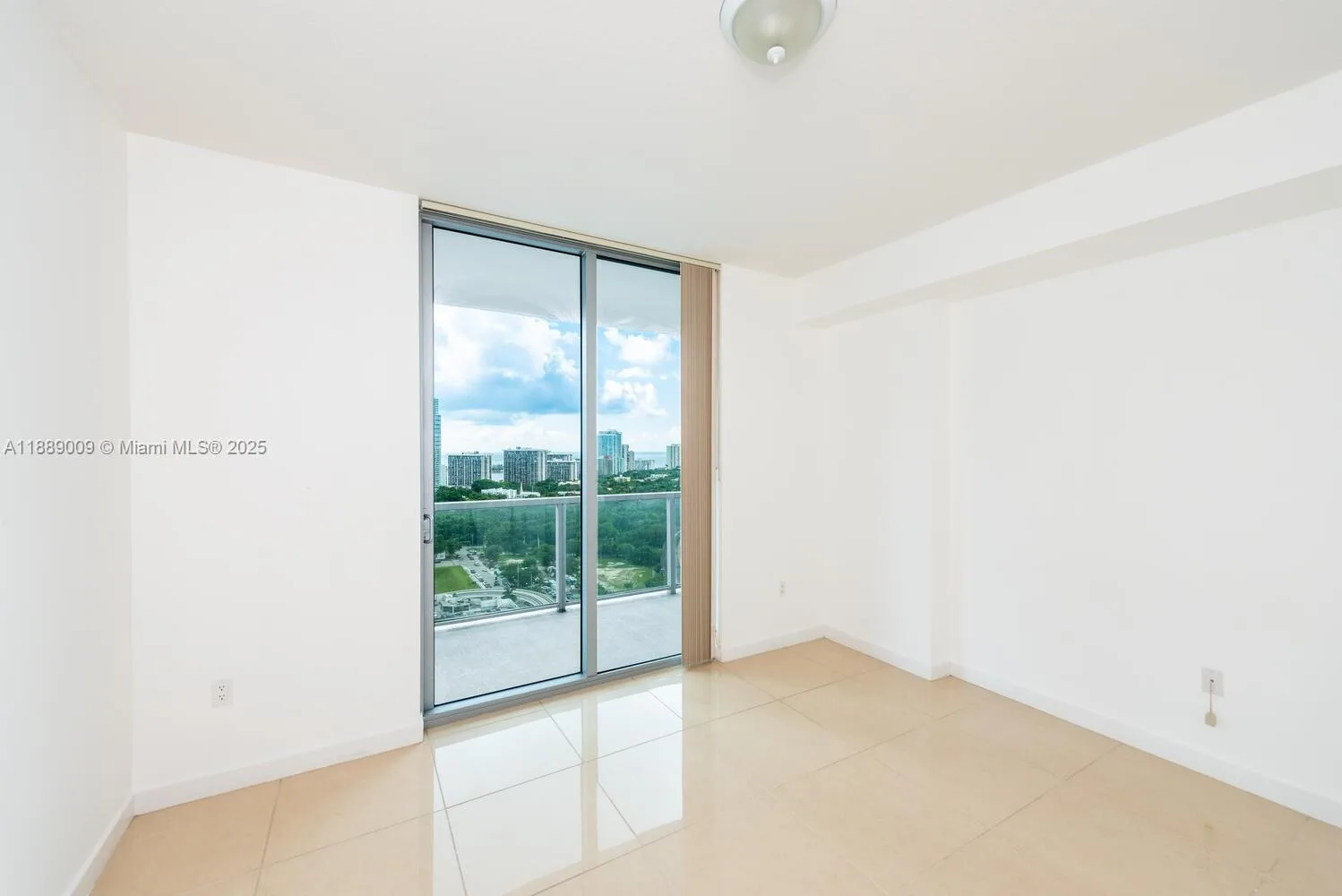 79 SW 12th St # 2605-S, Miami, FL 33130 photo 13