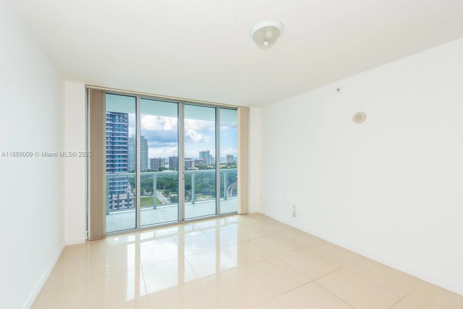 79 SW 12th St # 2605-S, Miami, FL 33130 photo 6