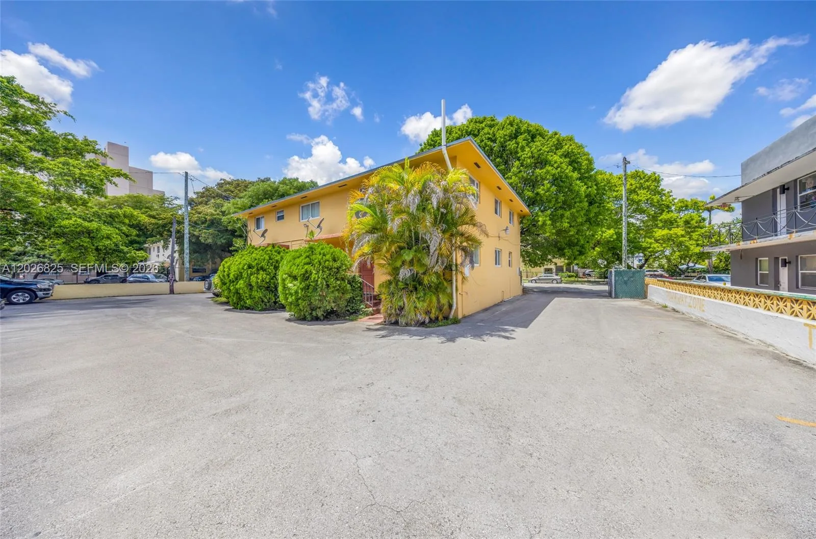 840 NW 4th St, Miami, FL 33128