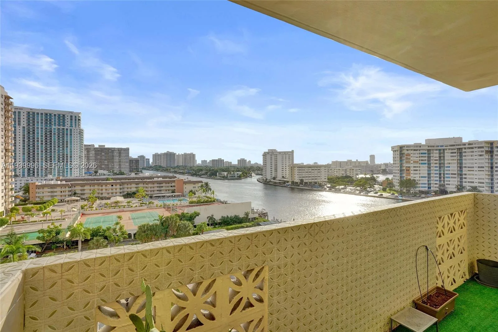 1833 S Ocean Dr # 906, Hallandale Beach, FL 33009 photo 3