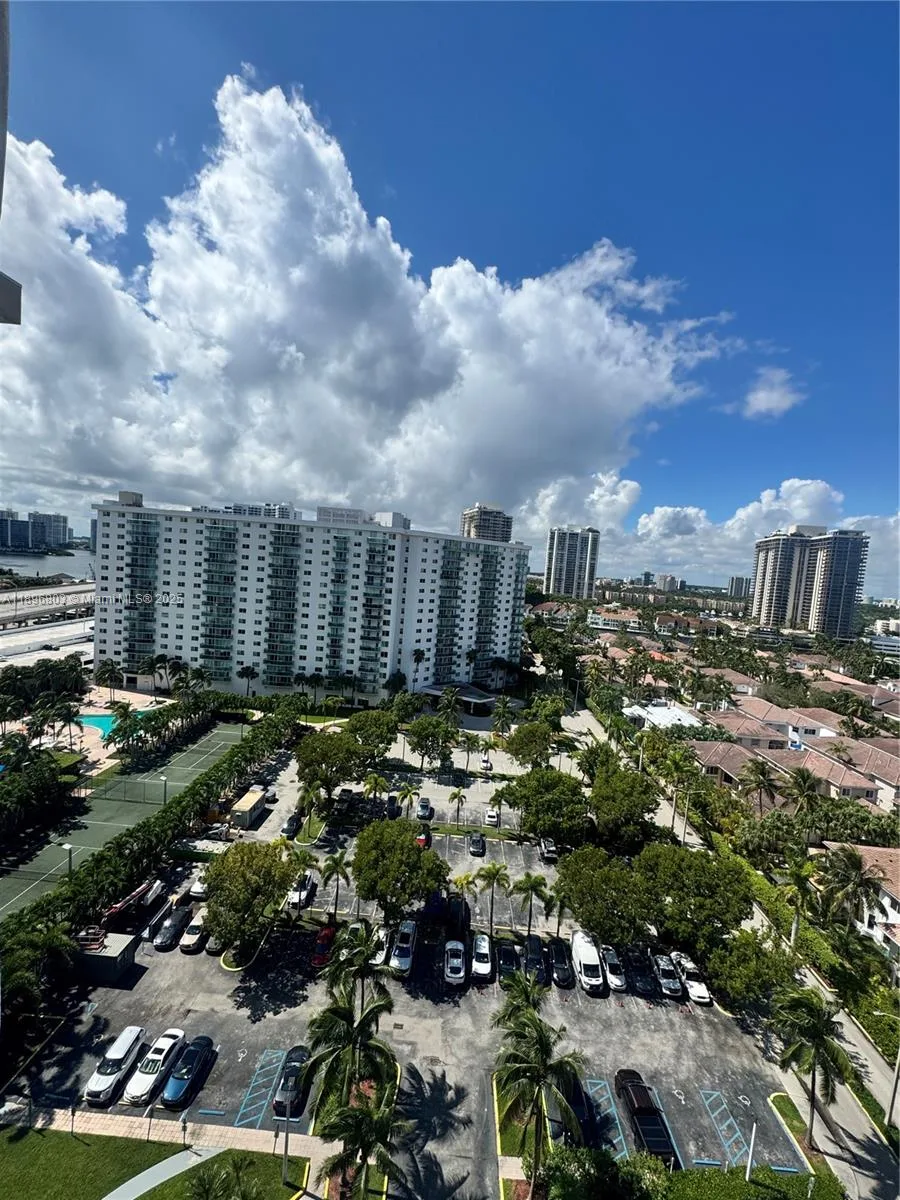 19370 Collins Ave # 1520, Sunny Isles Beach, FL 33160 photo 2