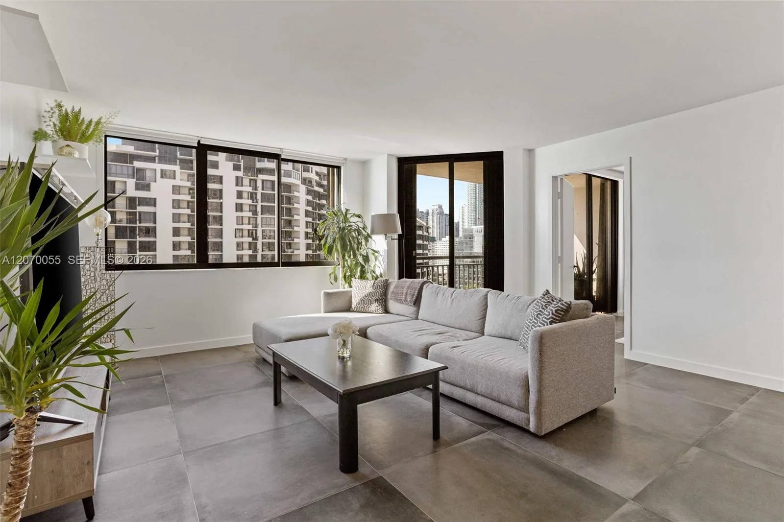 540 Brickell Key Dr # 1519, Miami, FL 33131 photo 2