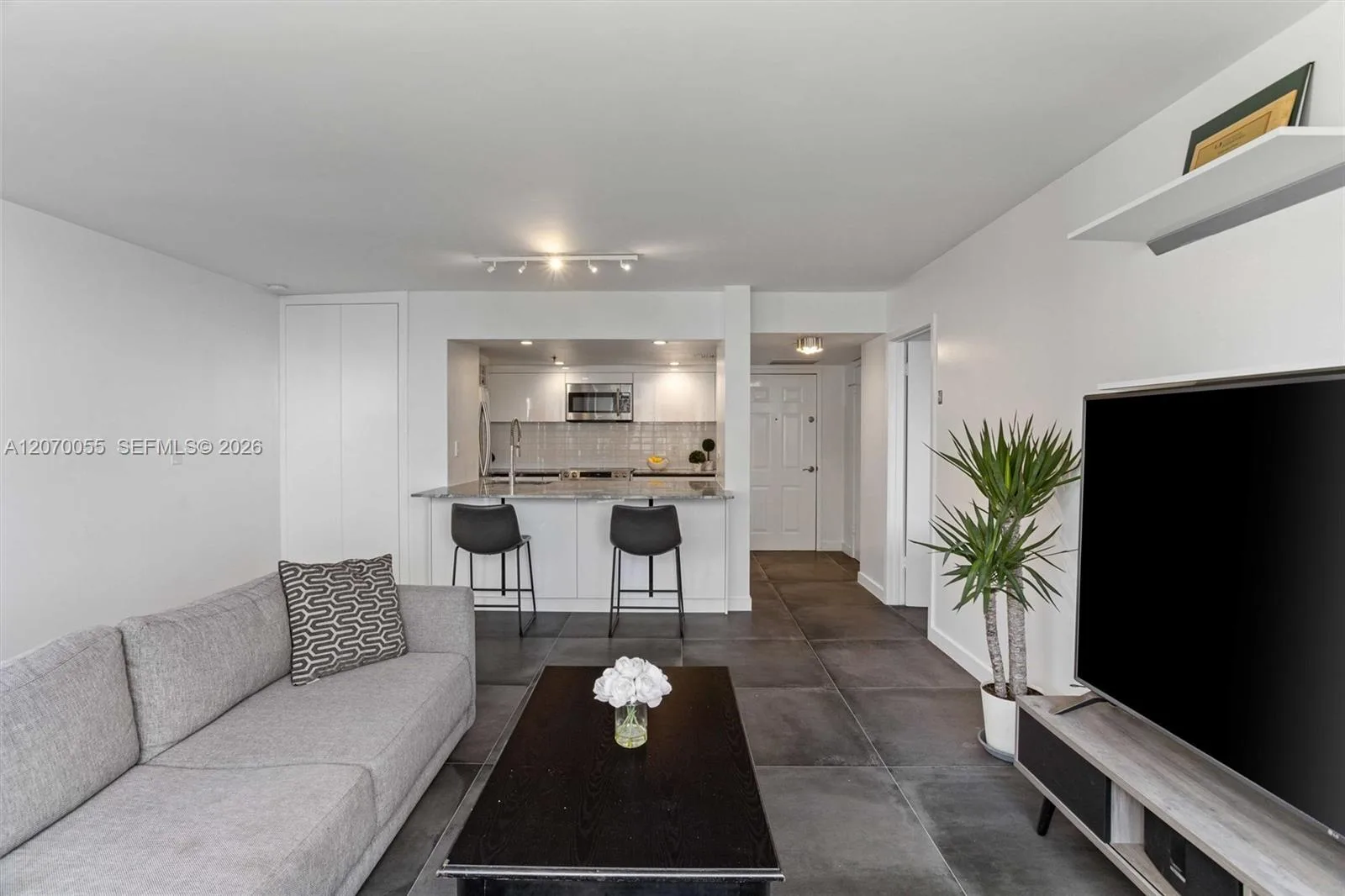 540 Brickell Key Dr # 1519, Miami, FL 33131 photo 4