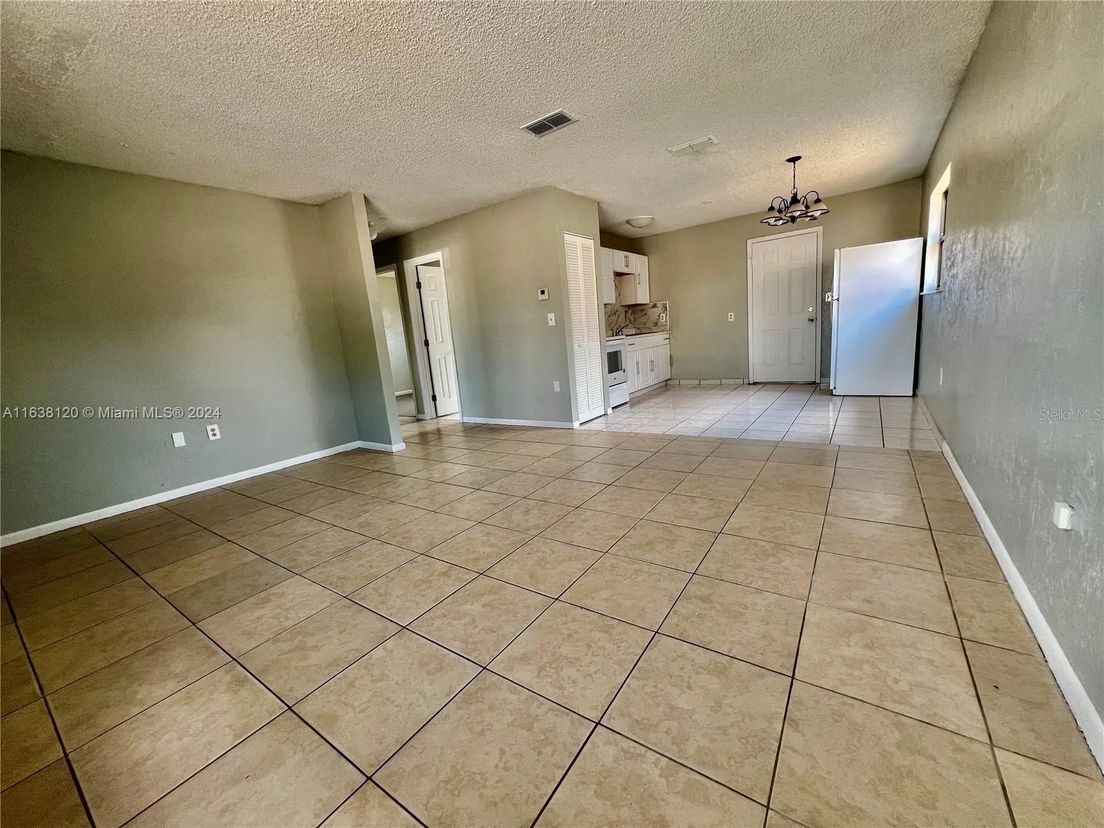 313 Blanco Court, Avon Park, FL 33825 photo 4