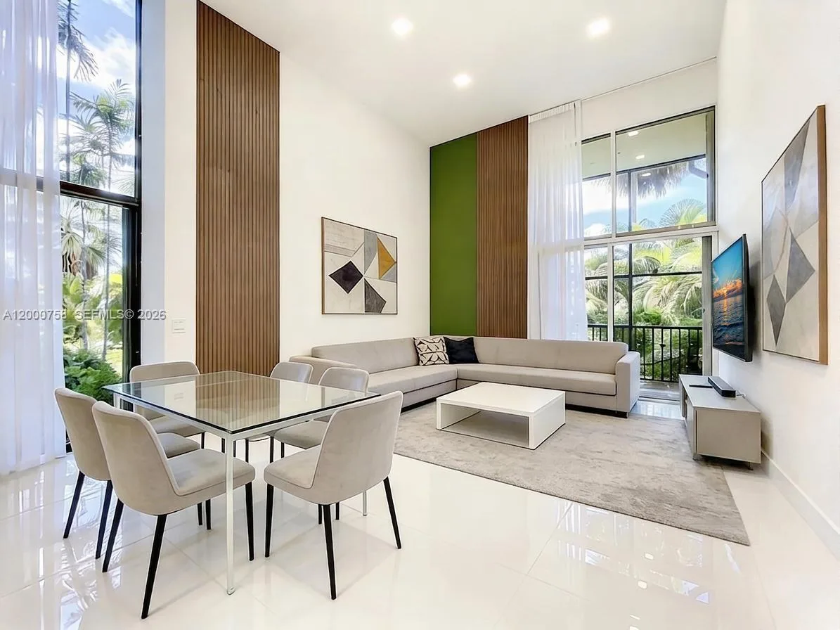 20329 W Country Club Dr # TH10, Aventura, FL 33180