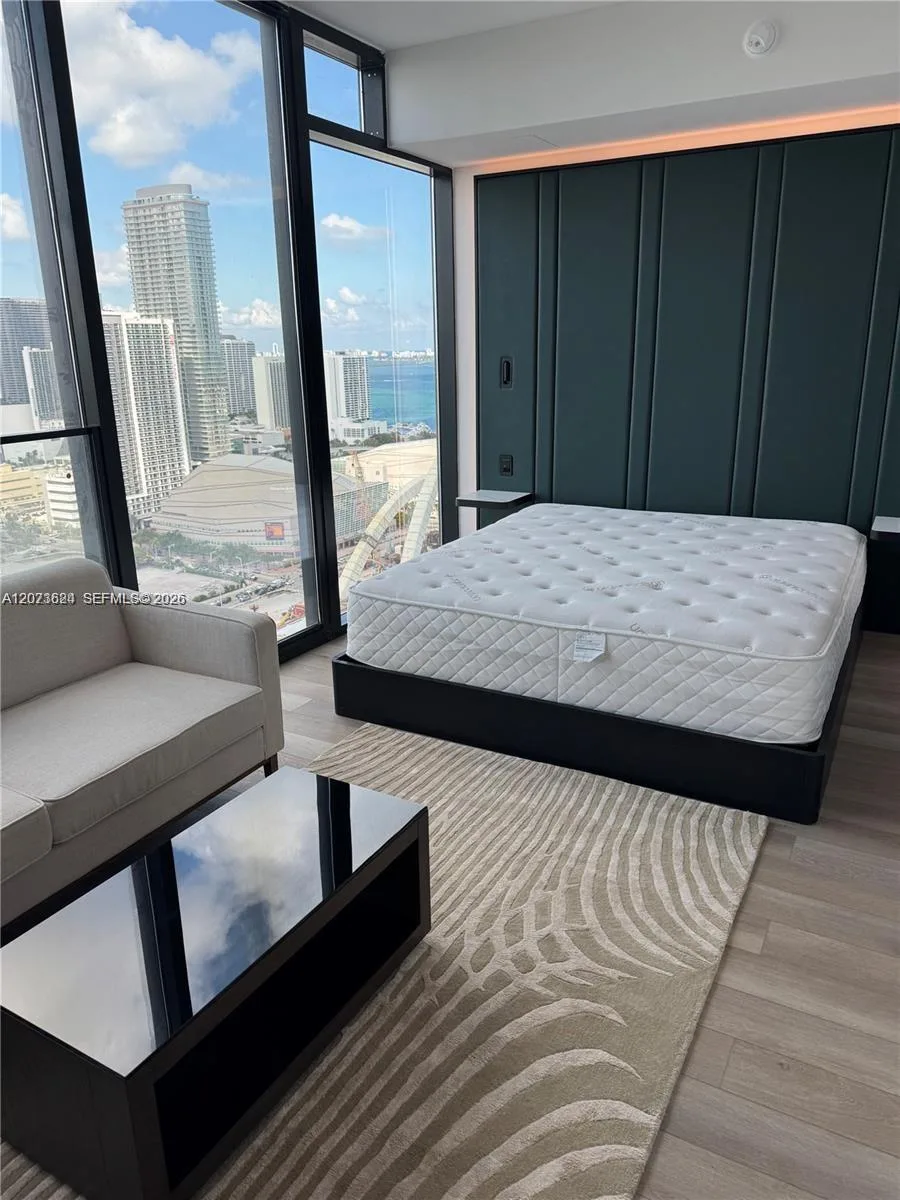 20 NE 11 # 3003A, Miami, FL 33132