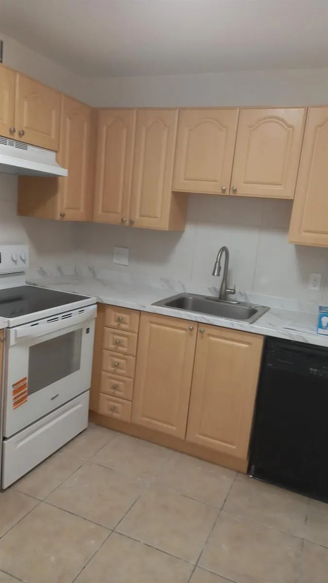 4165 SW 67th Avenue # 208b, Davie, FL 33314