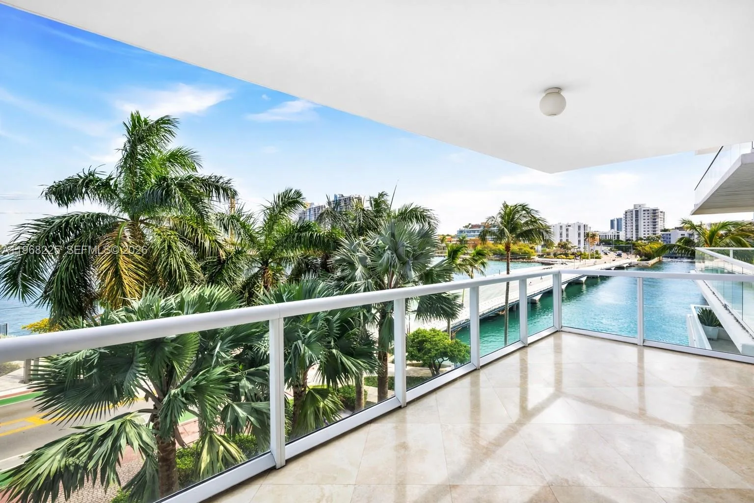 10 Venetian Way # 403, Miami Beach, FL 33139