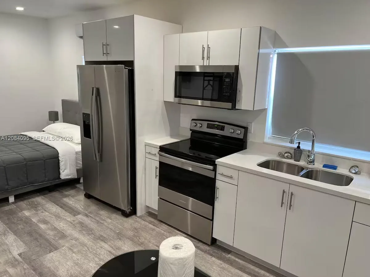 2285 NW 2nd St # 5, Miami, FL 33125