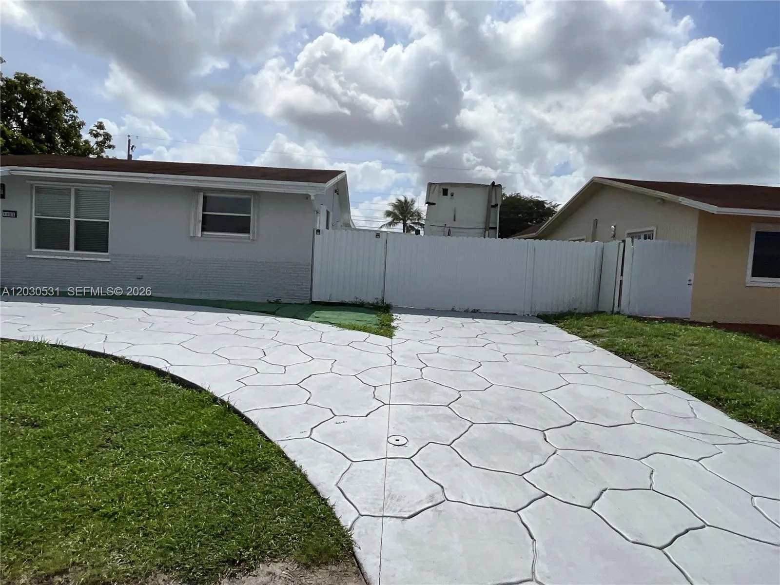 1905 SW 100th Ave, Miramar, FL 33025 photo 3