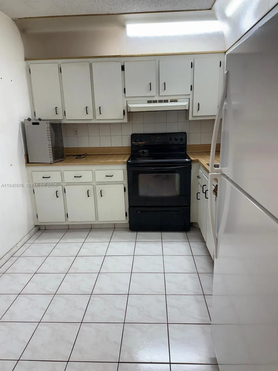 2850 Somerset Dr # 309L, Lauderdale Lakes, FL 33311 photo 11