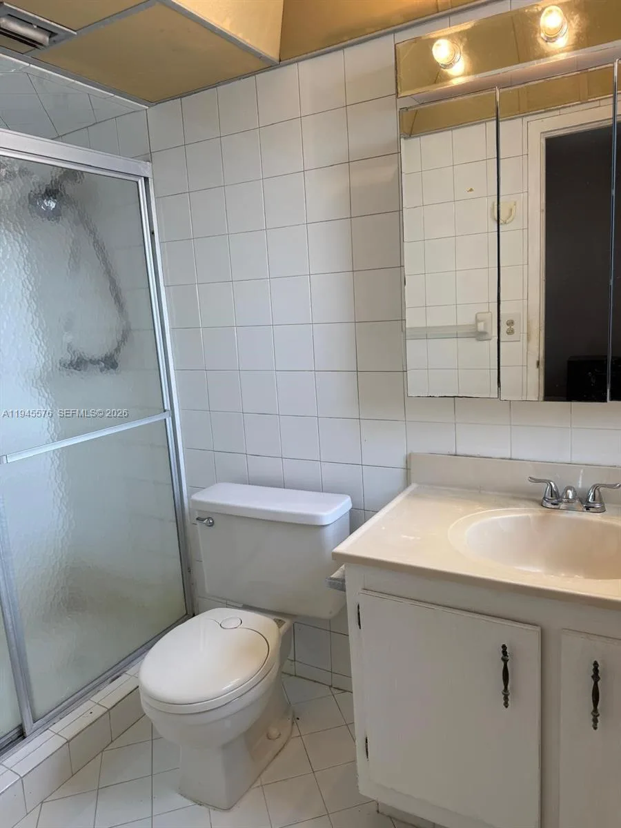 2850 Somerset Dr # 309L, Lauderdale Lakes, FL 33311 photo 8
