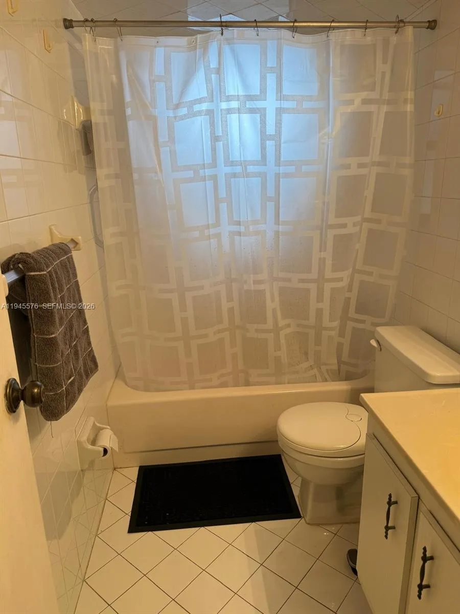 2850 Somerset Dr # 309L, Lauderdale Lakes, FL 33311 photo 9