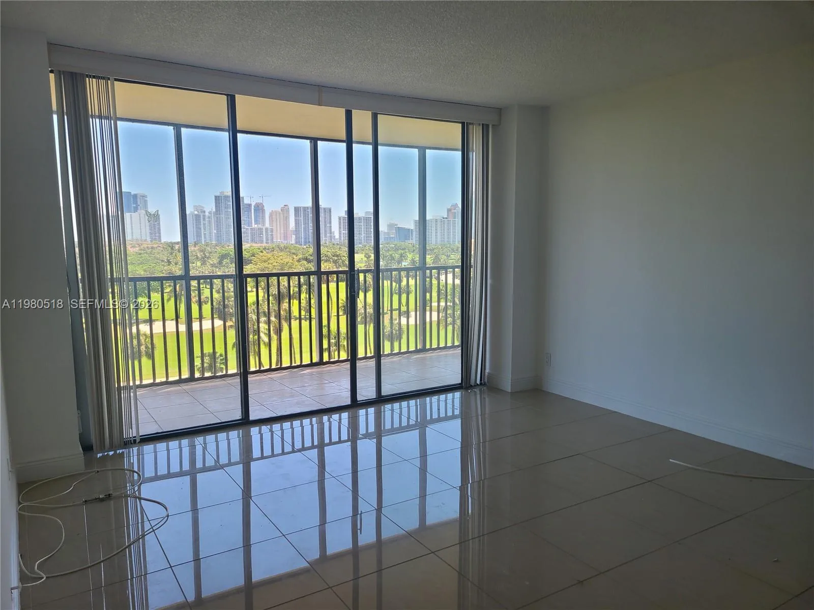 20335 W Country Club Dr # 705, Aventura, FL 33180 photo 3
