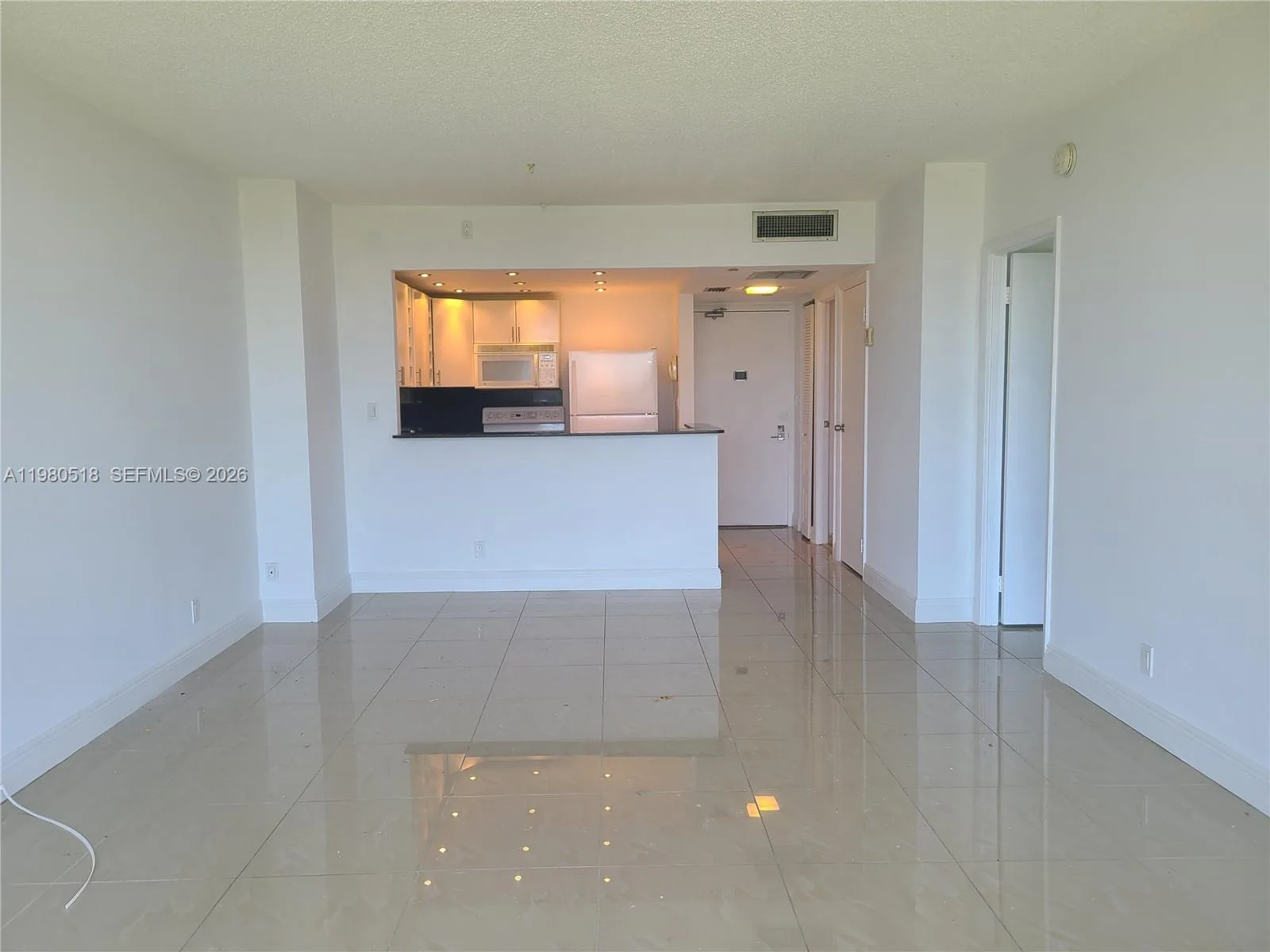 20335 W Country Club Dr # 705, Aventura, FL 33180 photo 4