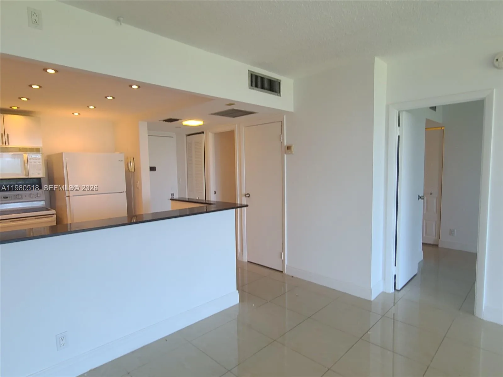 20335 W Country Club Dr # 705, Aventura, FL 33180 photo 5