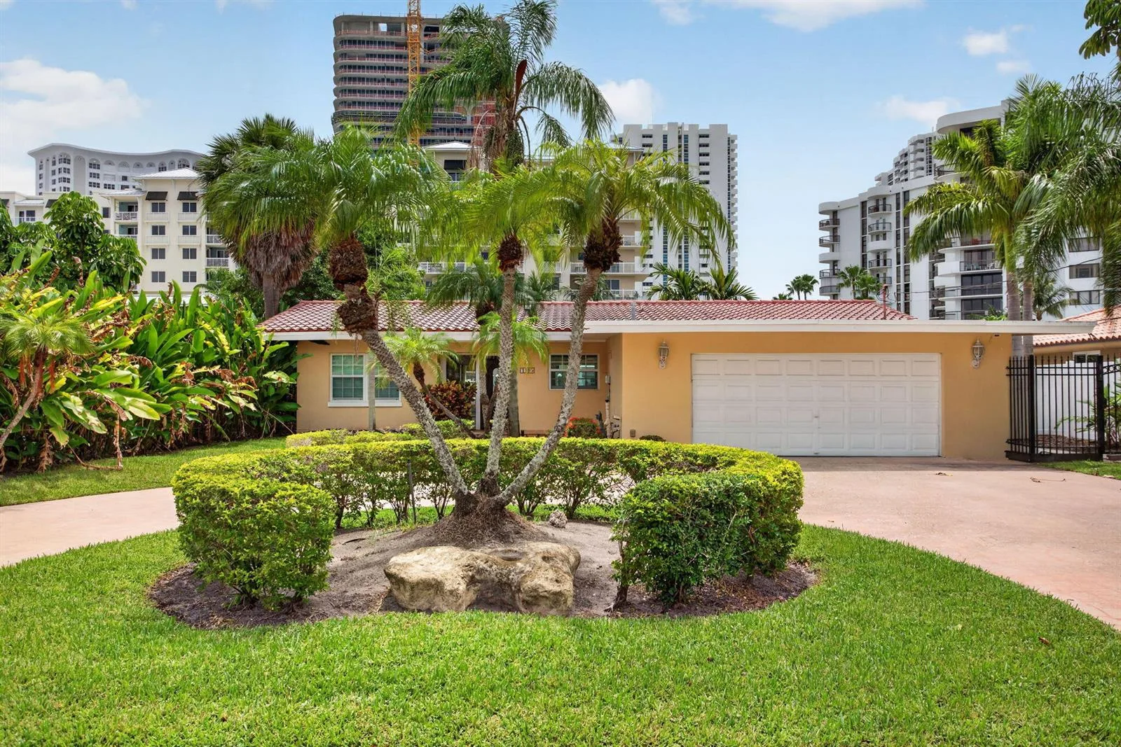 1390 E Terra Mar Drive, Pompano Beach, FL 33062 photo 2