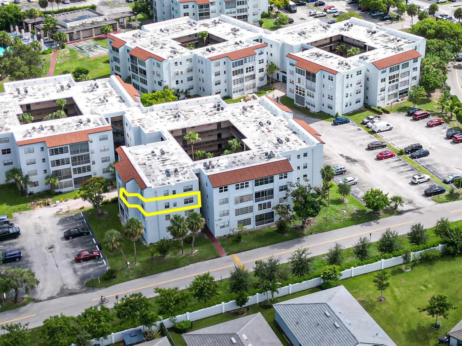 2850 Somerset Drive # 307L, Lauderdale Lakes, FL 33311