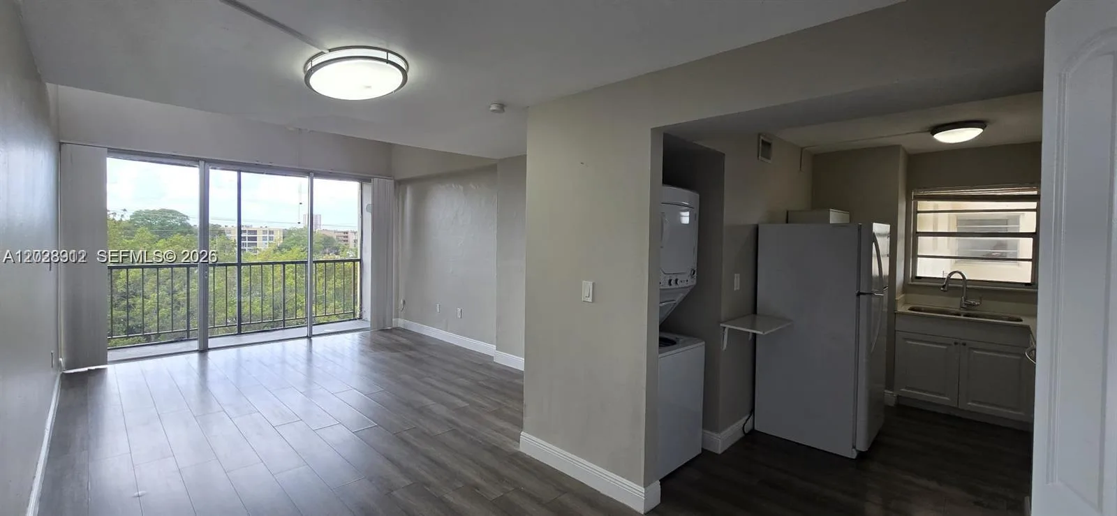 8870 Fontainebleau Blvd # 502, Miami, FL 33172 photo 2