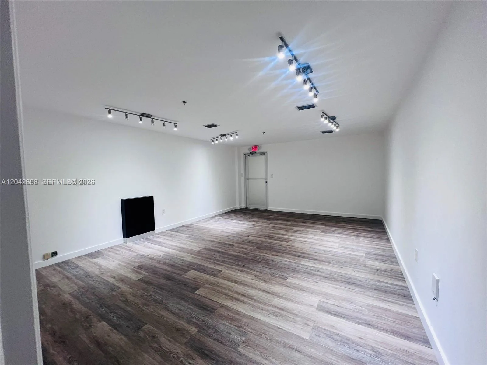 7500 NW 25th St # 256, Miami, FL 33122
