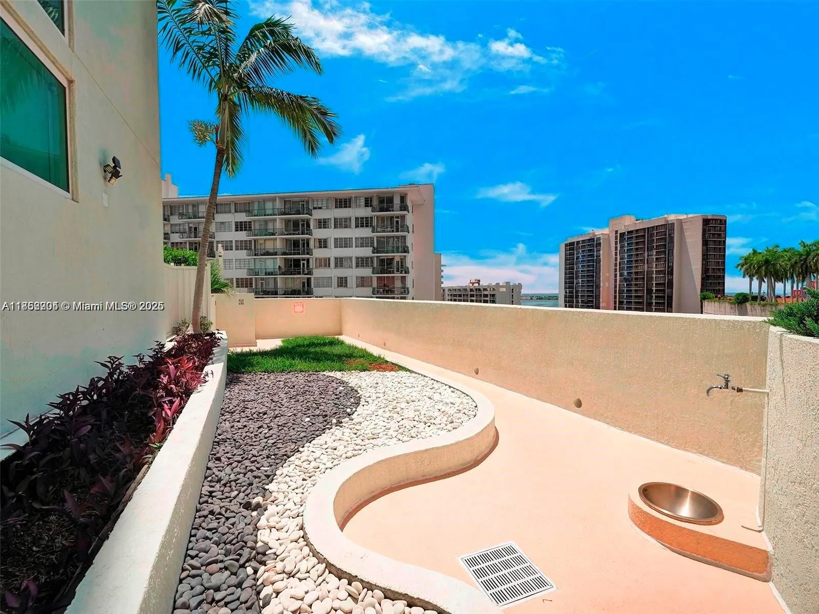 218 SE 14th St # 1407, Miami, FL 33131 photo 5