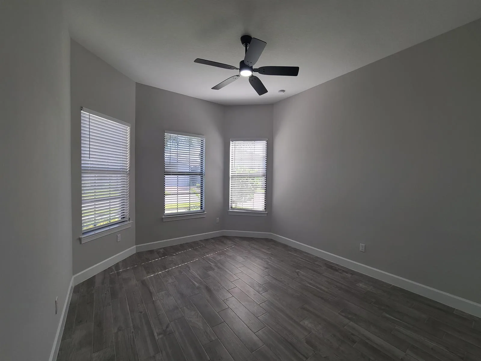 537 SE CRATHES Street, Port St. Lucie, FL 34984 photo 3
