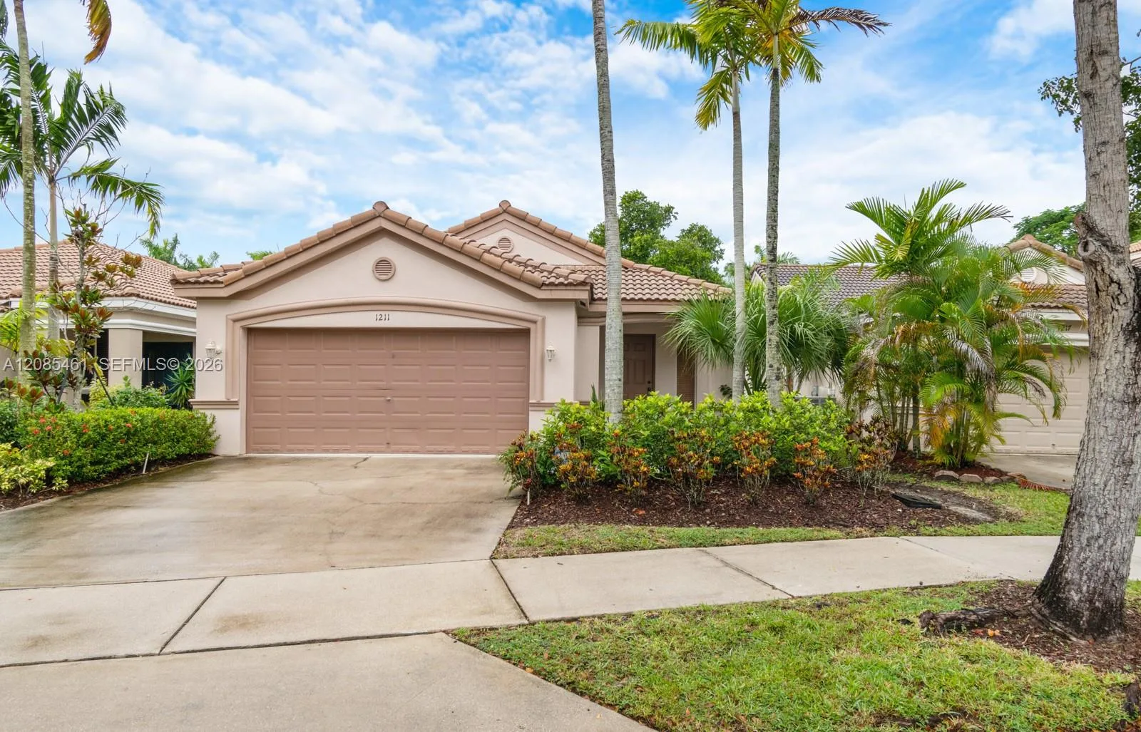 1211 Golden Cane Dr, Weston, FL 33327