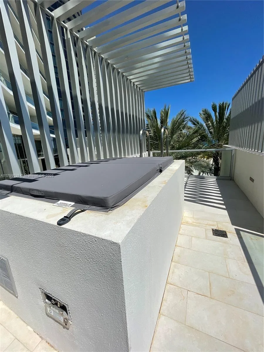 18501 Collins Avenue # Cabana 27, Sunny Isles Beach, FL 33160 photo 3