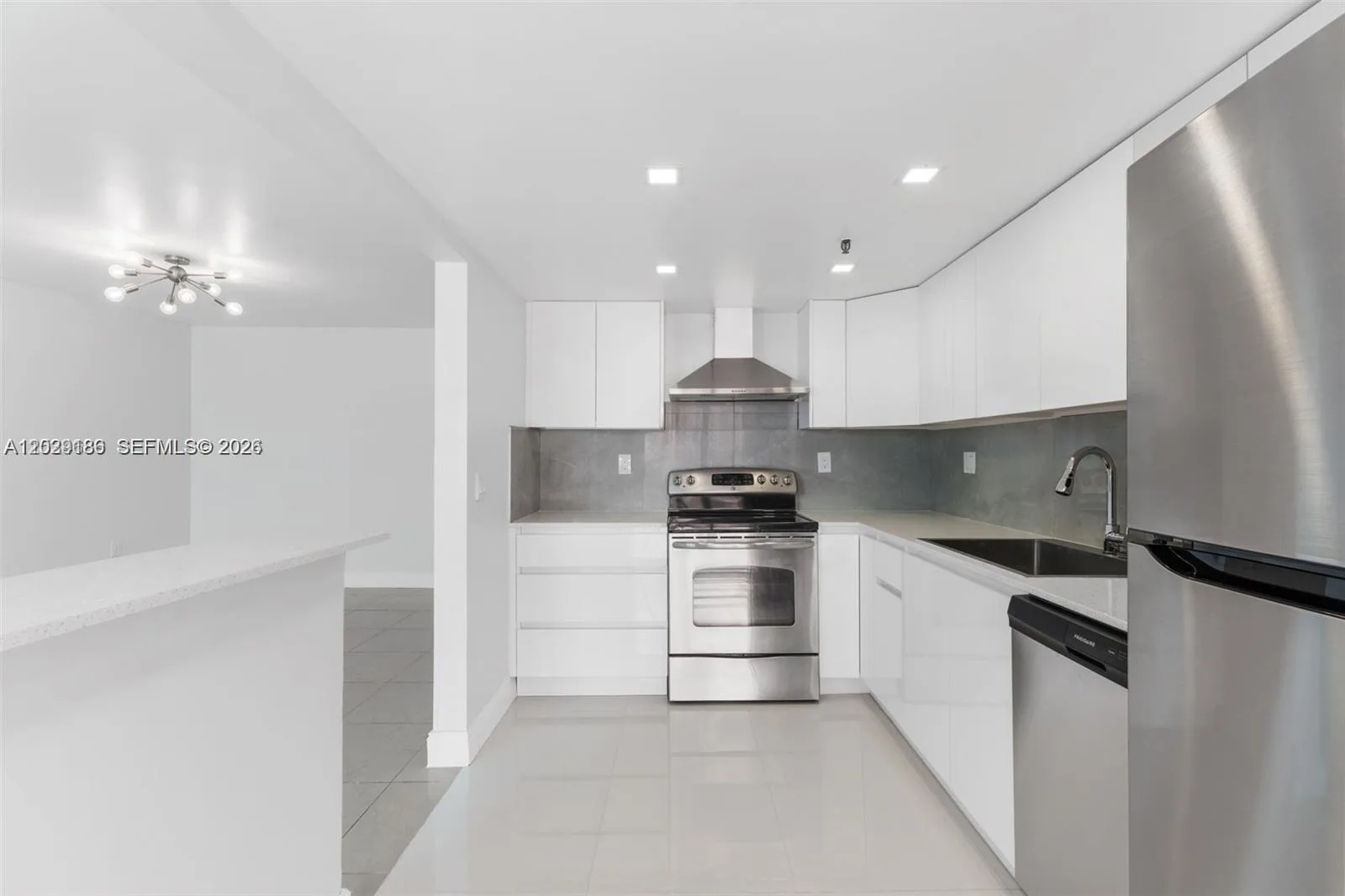 17890 W Dixie Hwy 501 Hwy # 501, North Miami Beach, FL 33160