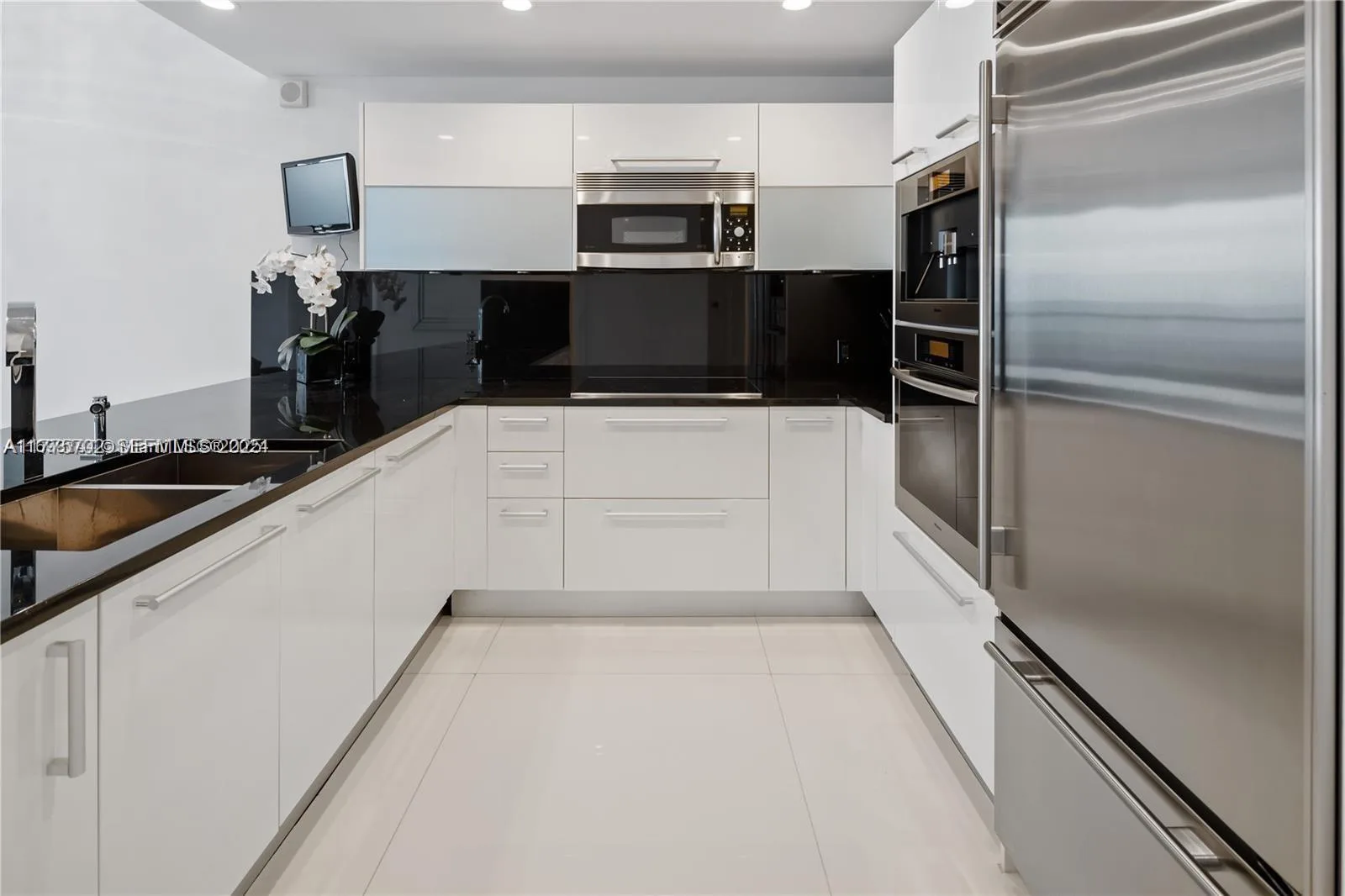 17121 Collins Ave # 1703, Sunny Isles Beach, FL 33160 photo 9