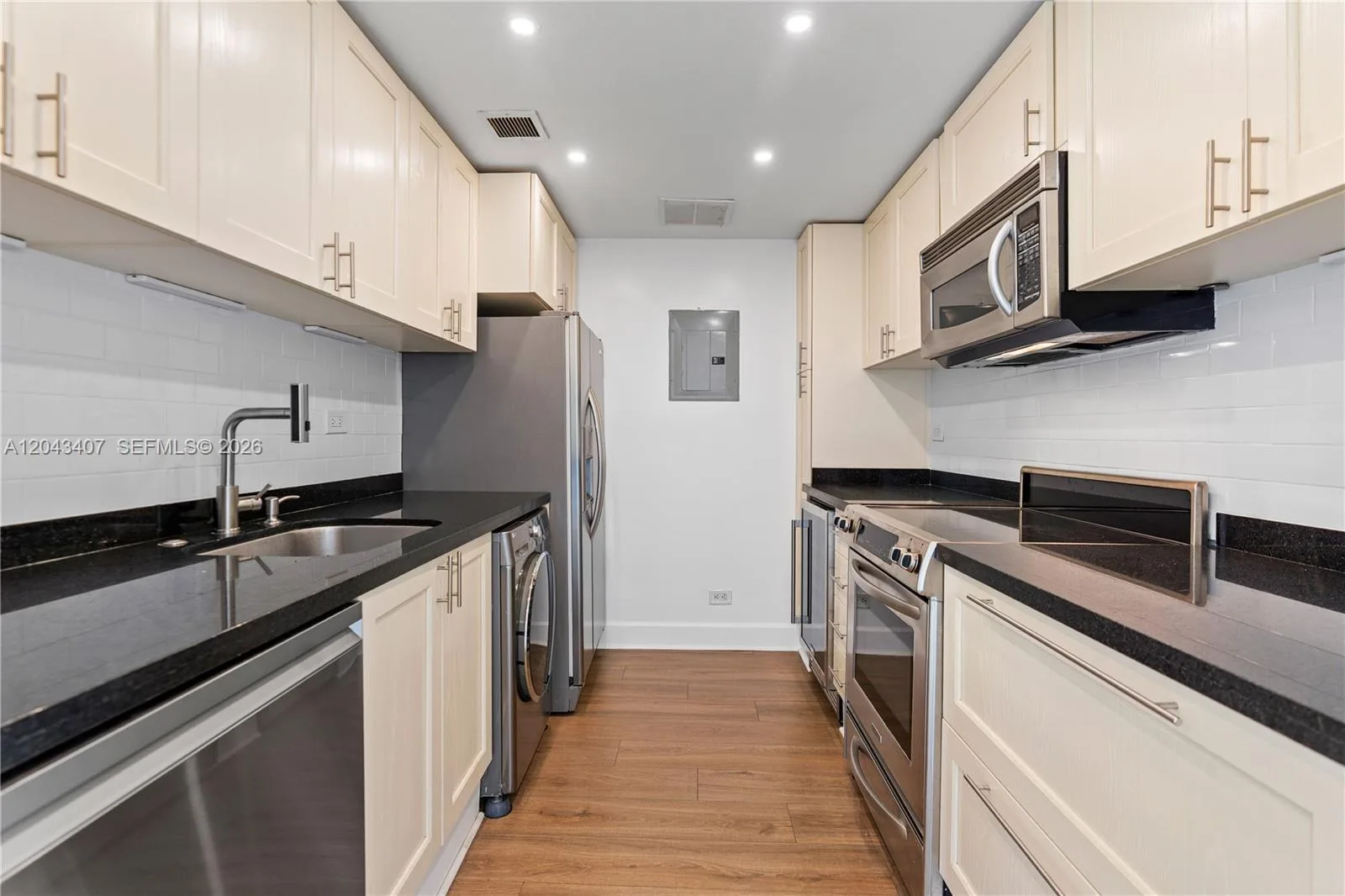 2451 Brickell Ave # PHL, Miami, FL 33129 photo 9