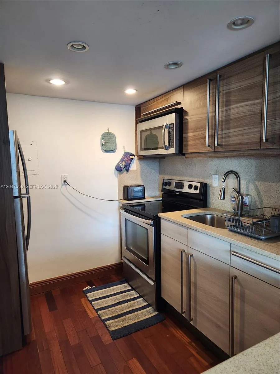5401 Collins Ave # 1110, Miami Beach, FL 33140 photo 11