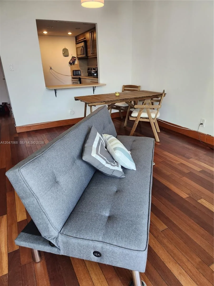 5401 Collins Ave # 1110, Miami Beach, FL 33140 photo 6
