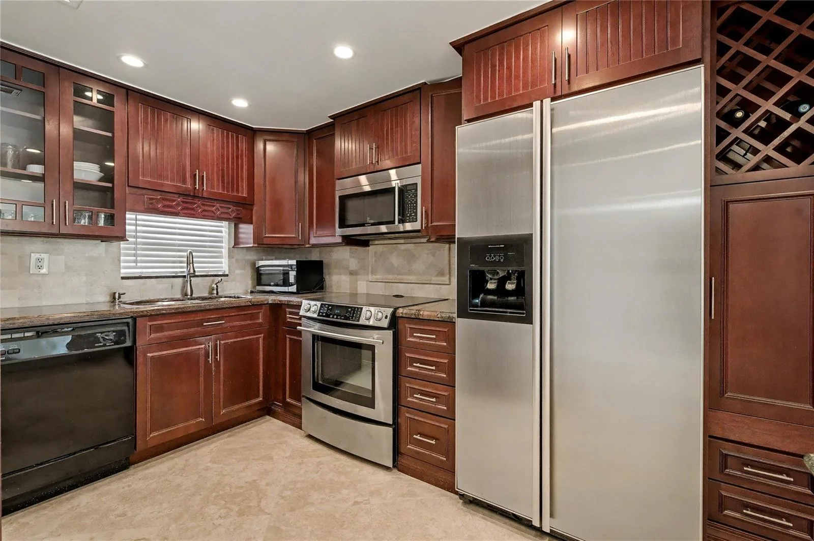 9320 S Hollybrook Lake Drive # 103, Pembroke Pines, FL 33025