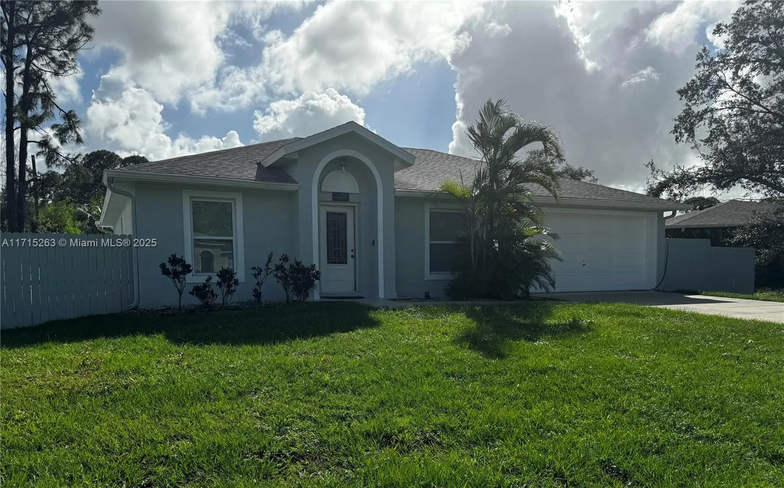 910 Waco Blvd SE, Palm Bay, FL 32909