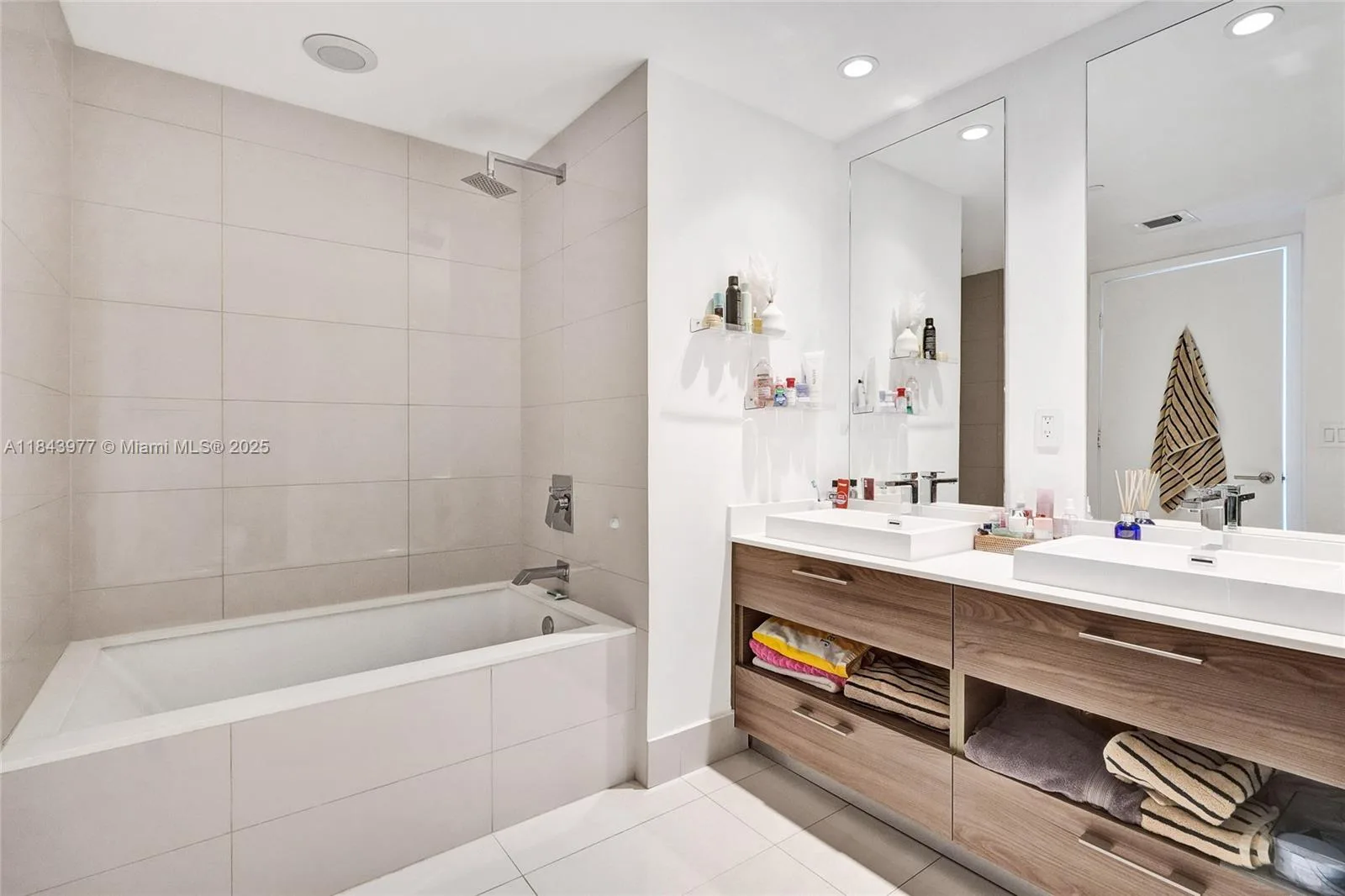 1300 S Miami Ave # 2503, Miami, FL 33130 photo 10