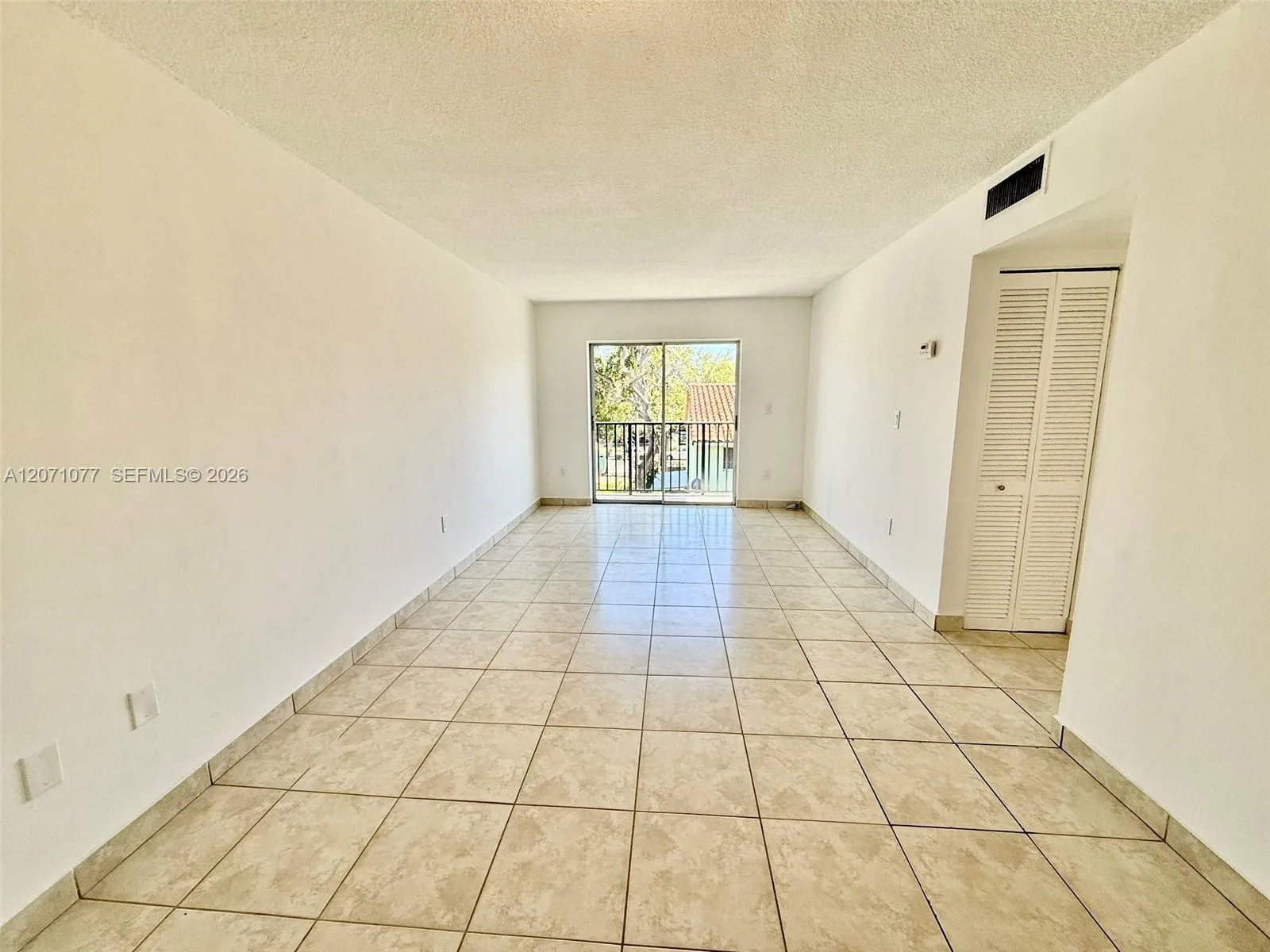 1530 SW 2nd St # 304, Miami, FL 33135 photo 2