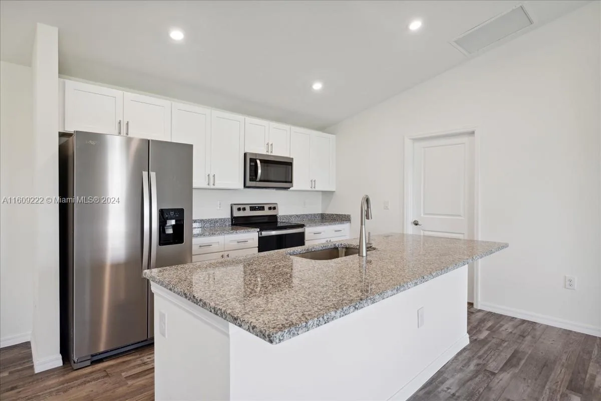2721 NW 20th Ave, Cape Coral, FL 33993 photo 4