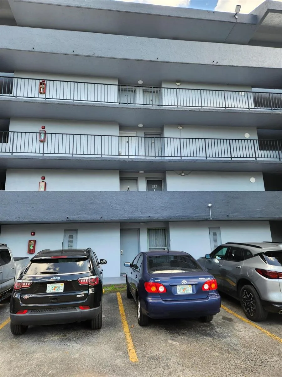 210 Fontainebleau Boulevard # 311, Miami, FL 33172