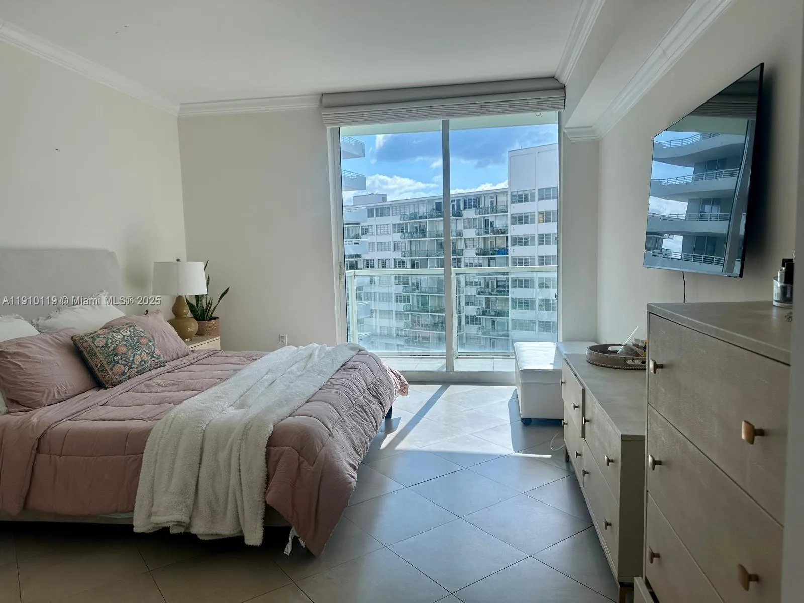 218 SE 14th St # 1003, Miami, FL 33131 photo 11
