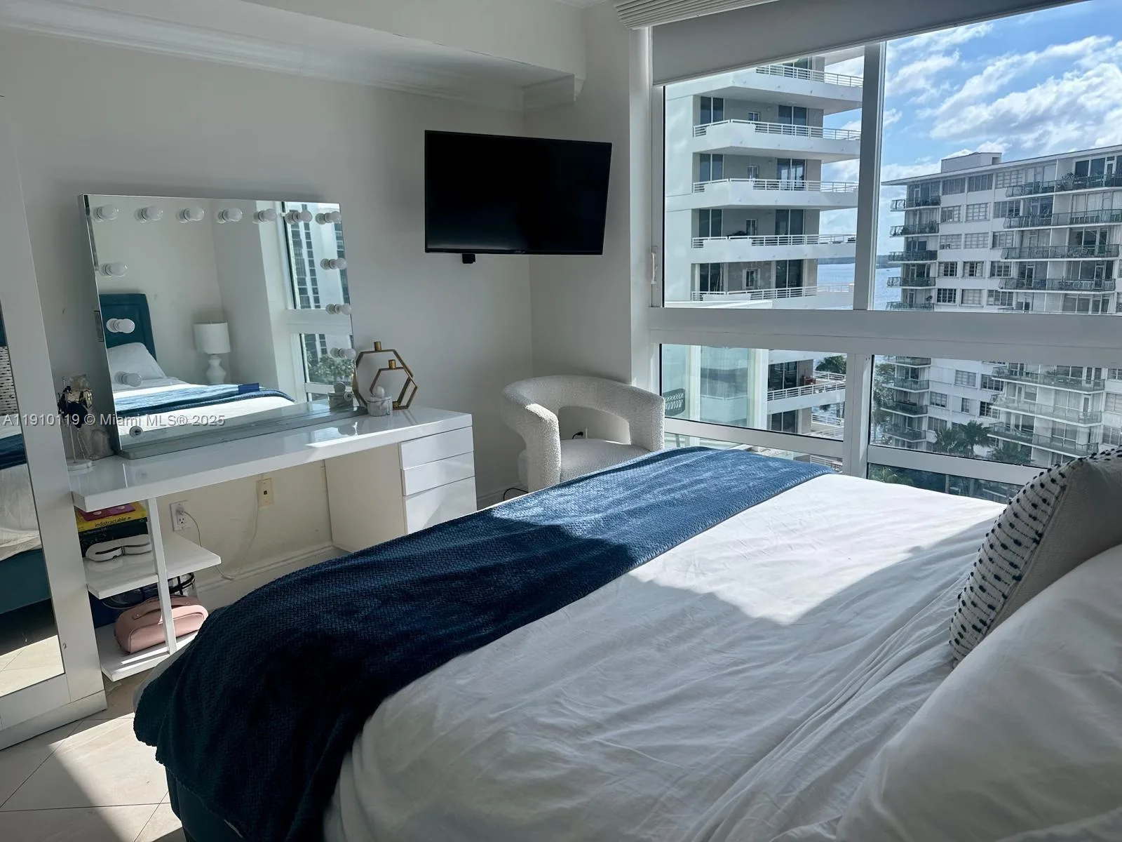 218 SE 14th St # 1003, Miami, FL 33131 photo 13