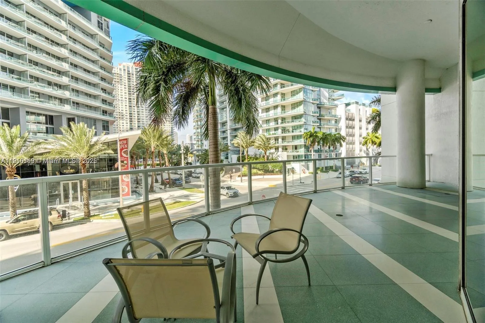 218 SE 14th St # 1003, Miami, FL 33131 photo 3
