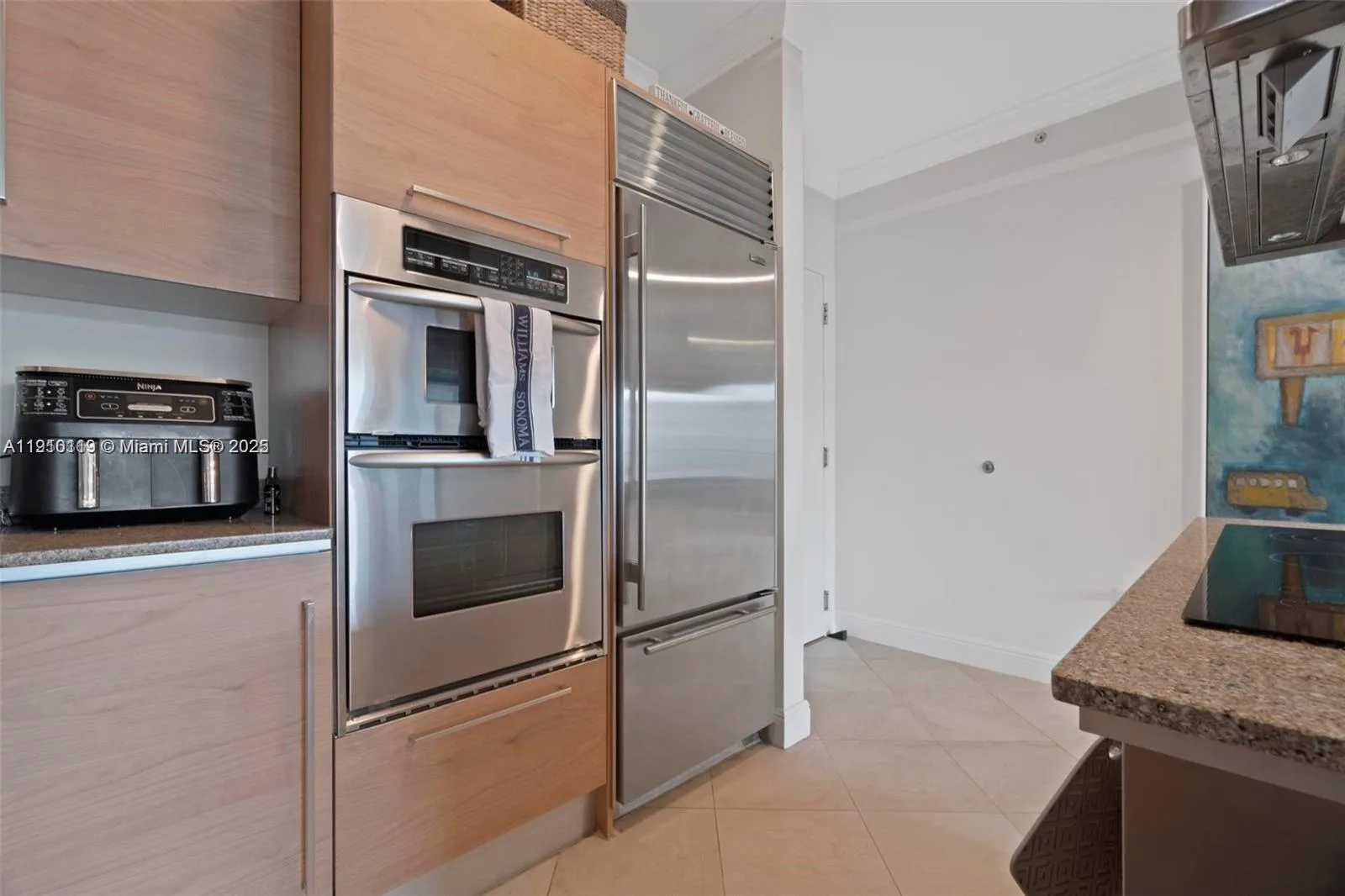 218 SE 14th St # 1003, Miami, FL 33131 photo 8